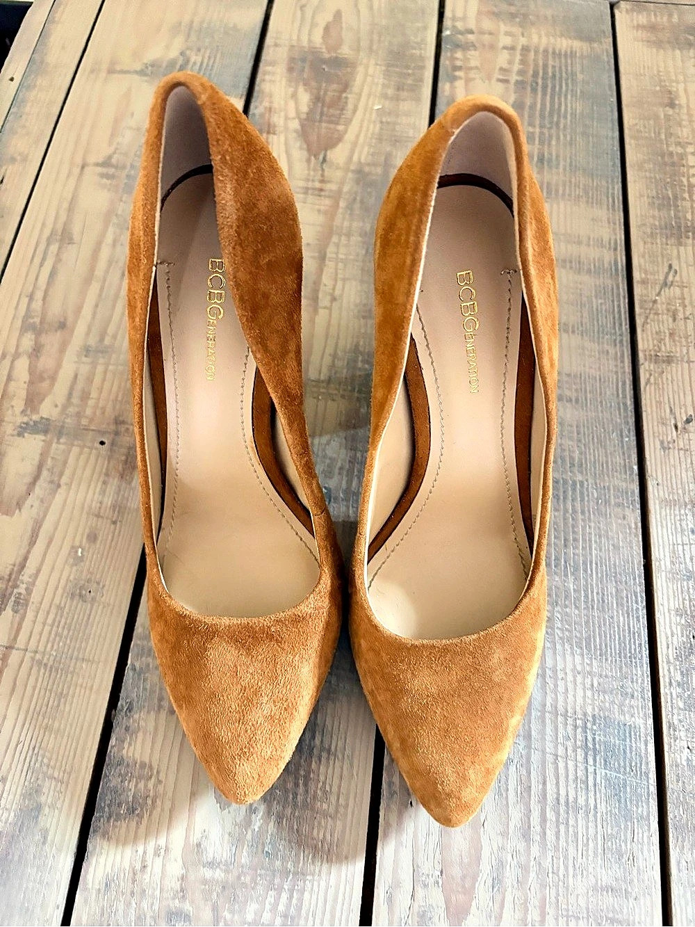BCBGeneration Pointed-Toe Heels in tan suede Like New